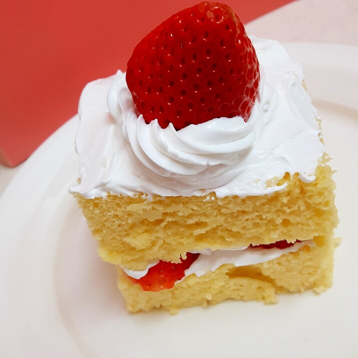 万能レンジスポンジ 冷凍ホイップといちごのデコ レシピ 作り方 By Acchan66 楽天レシピ 万能レンジスポンジ 冷凍ホイップといちごのデコ レシピ 作り方 By Acchan66 楽天レシピ